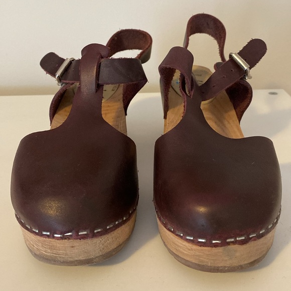 Lotta’s T-bar clogs - Gorgeous! - Picture 3 of 9